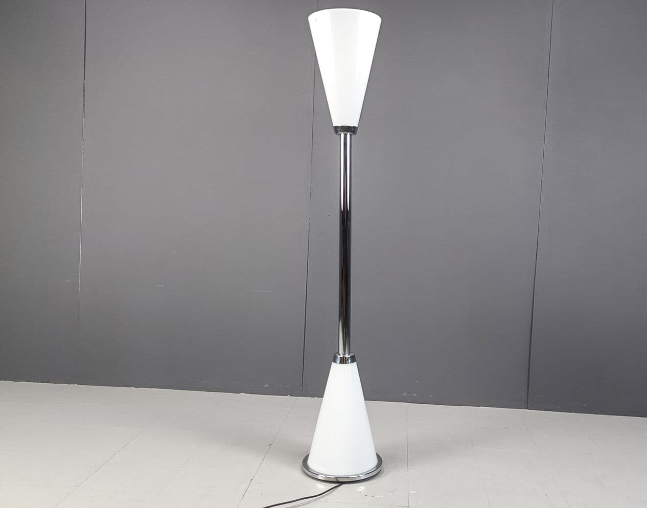 Floor Lamp Diabolo, white glass, silver chrome, gold brass, Italy, 1990s. - 331270