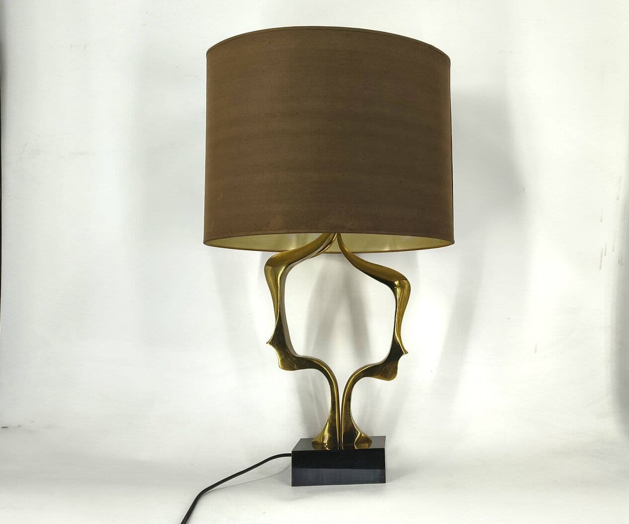 Lampa stołowa, brąz złoty, drewno czarne, tkanina brązowa, proj. W. Daro, Belgia, lata 70. - 331152