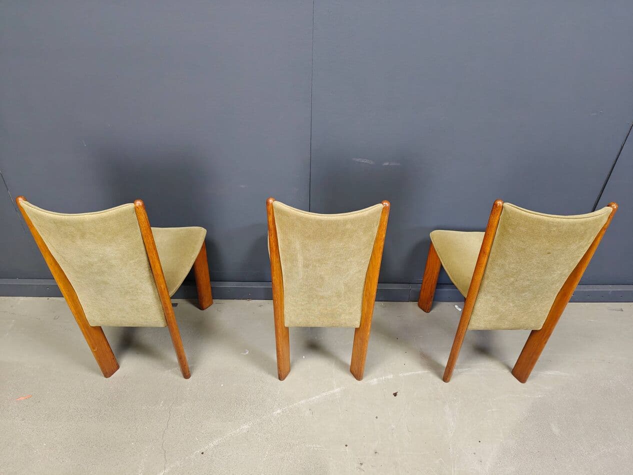 Set of six dining chairs, green velvet, brown wood, Denmark, 1970s. - 331090