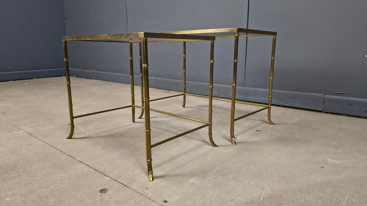 Set of two nesting tables, faux bamboo, gold brass, transparent glass, Belgium, 1970s. - 331069