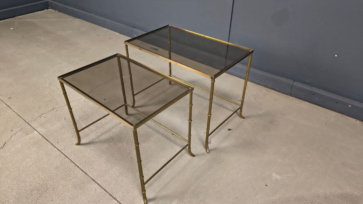 Set of two nesting tables, faux bamboo, gold brass, transparent glass, Belgium, 1970s. - 331071