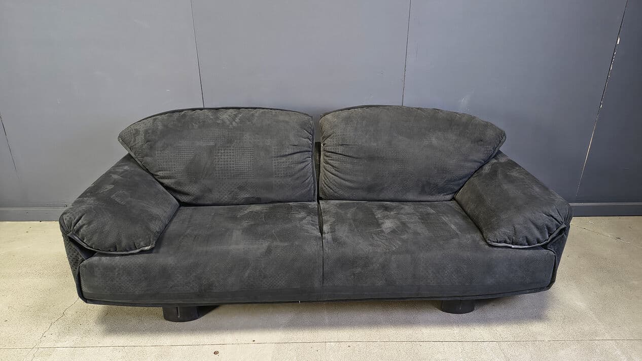 Two-seater sofa, grey velvet, black legs, Saporiti Italia, Italy, 1980s. - 330899