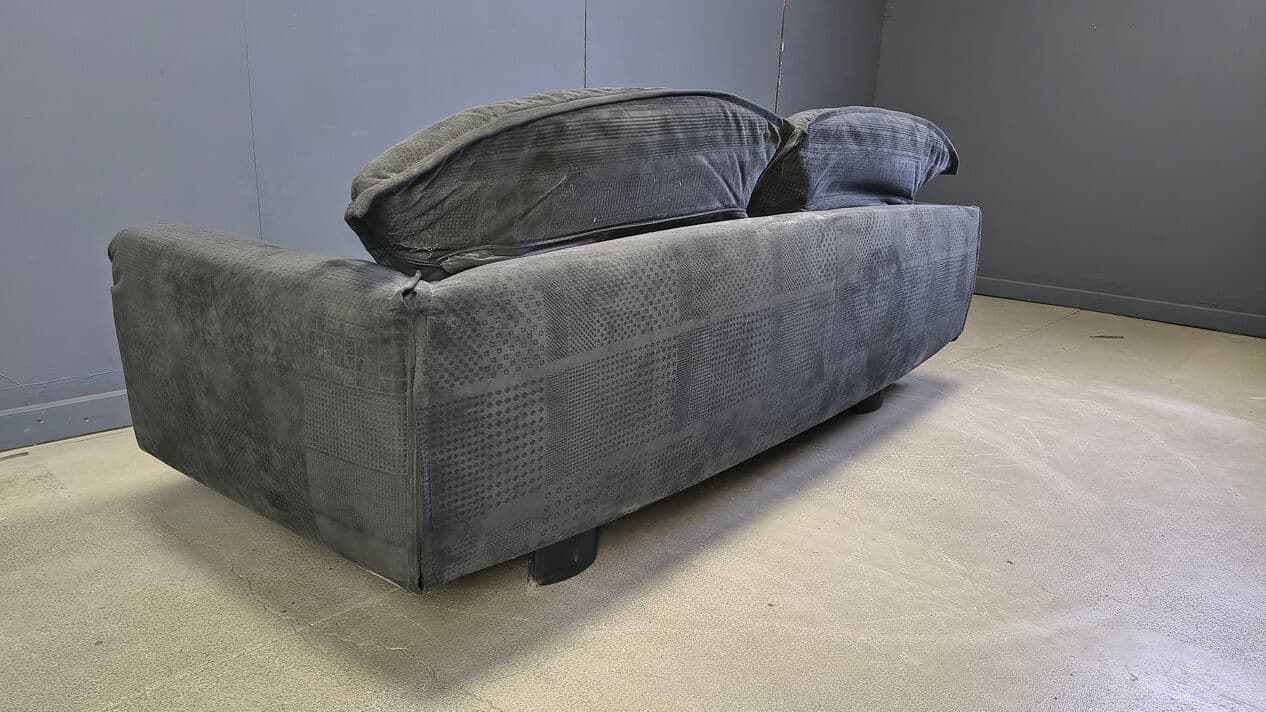 Two-seater sofa, grey velvet, black legs, Saporiti Italia, Italy, 1980s. - 330904