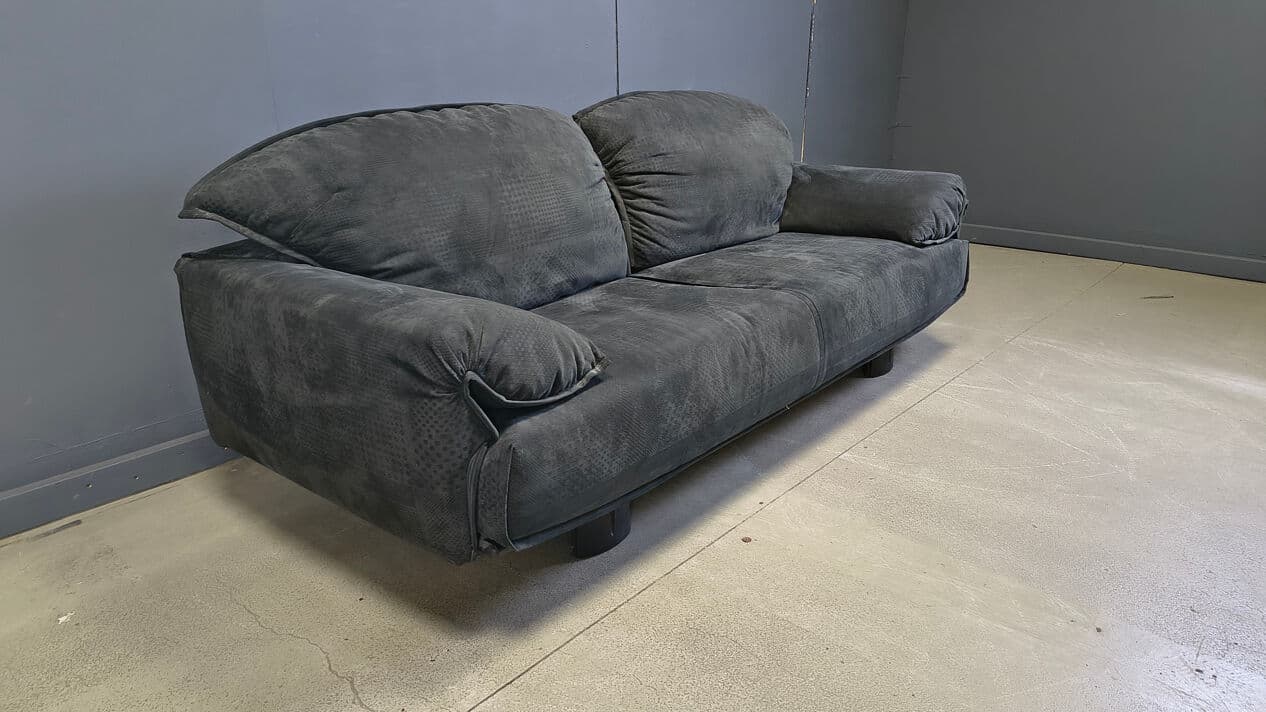 Two-seater sofa, grey velvet, black legs, Saporiti Italia, Italy, 1980s. - 330896