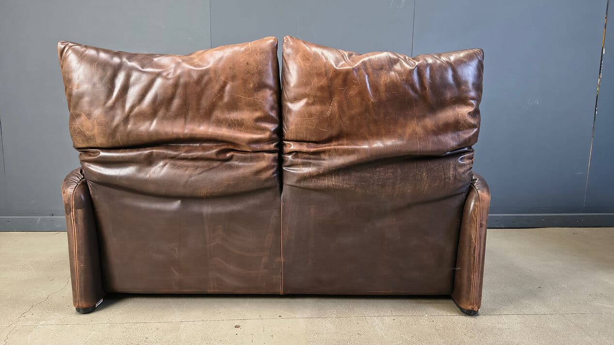 Two-seater sofa Maralunga, brown leather, by V. Magistretti, Cassina, Italy, 1970s. - 330646
