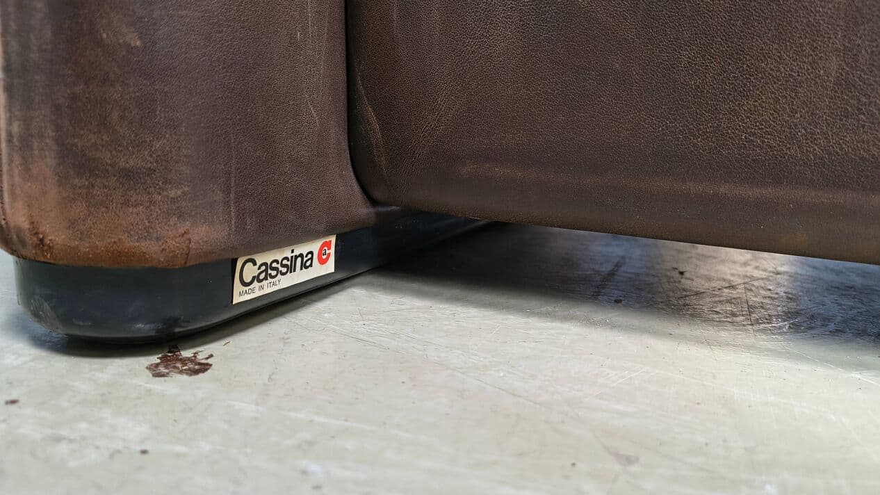 Two-seater sofa Maralunga, brown leather, by V. Magistretti, Cassina, Italy, 1970s. - 330653