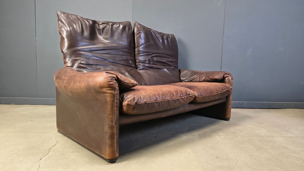 Two-seater sofa Maralunga, brown leather, by V. Magistretti, Cassina, Italy, 1970s. - 330652