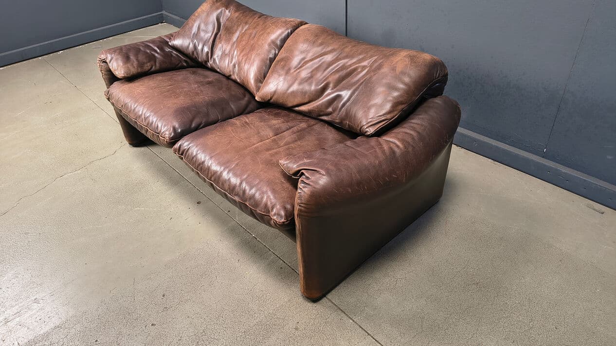 Two-seater sofa Maralunga, brown leather, by V. Magistretti, Cassina, Italy, 1970s. - 330645