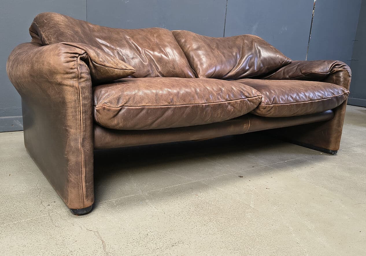 Two-seater sofa Maralunga, brown leather, by V. Magistretti, Cassina, Italy, 1970s. - 330649