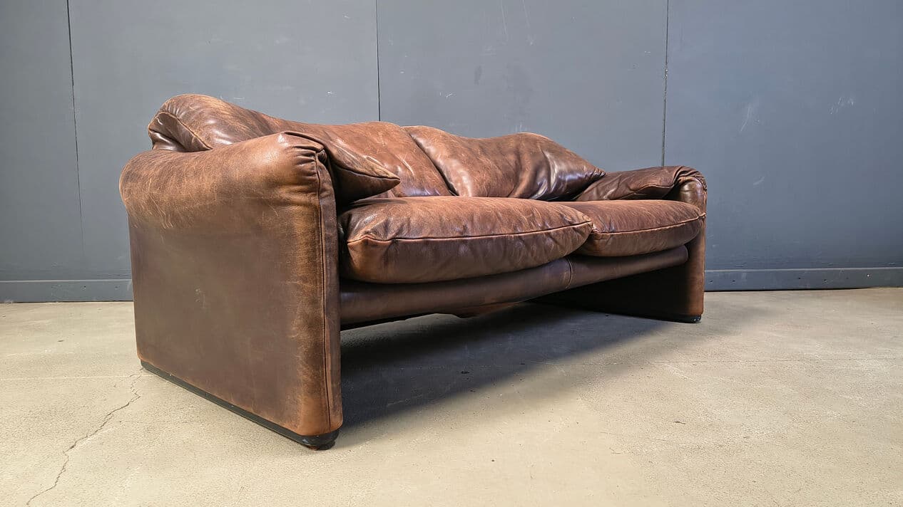 Two-seater sofa Maralunga, brown leather, by V. Magistretti, Cassina, Italy, 1970s. - 330650