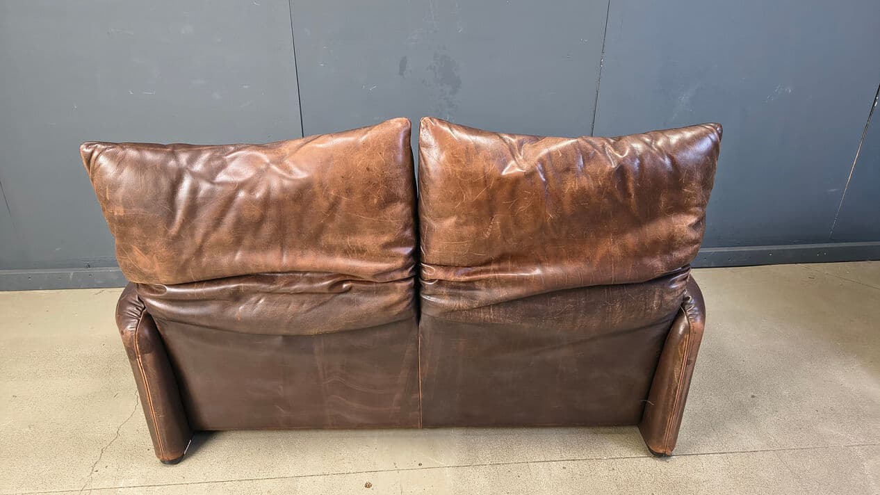 Two-seater sofa Maralunga, brown leather, by V. Magistretti, Cassina, Italy, 1970s. - 330654