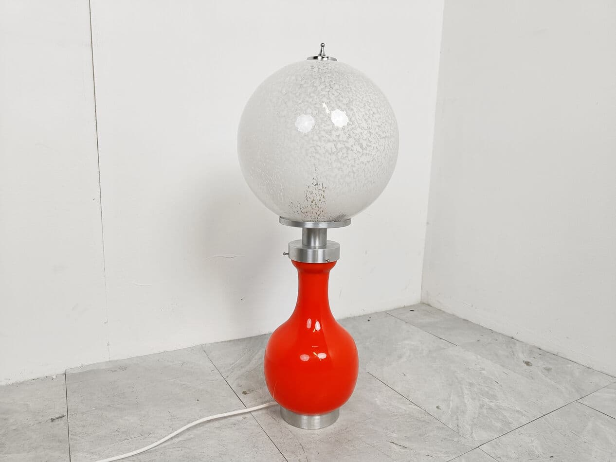 Lampa stołowa, szkło opalowe białe pomarańczowe żółte, chrom srebrny, Mazzega, Włochy, lata 70. - 330579