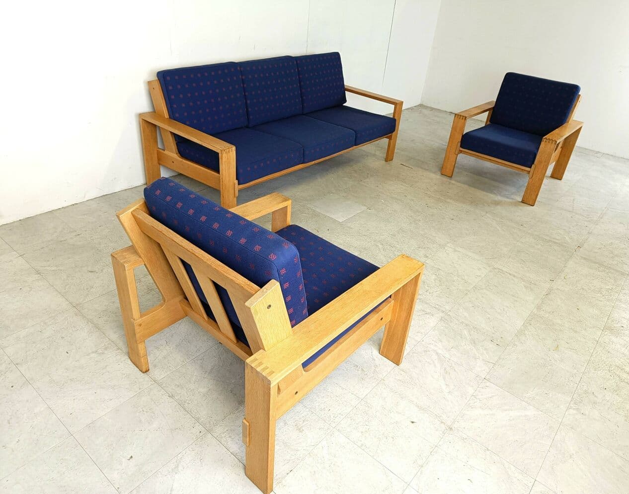 Three-piece Scandinavian sofa set, blue fabric, natural wood, Finland, 1970s. - 330244