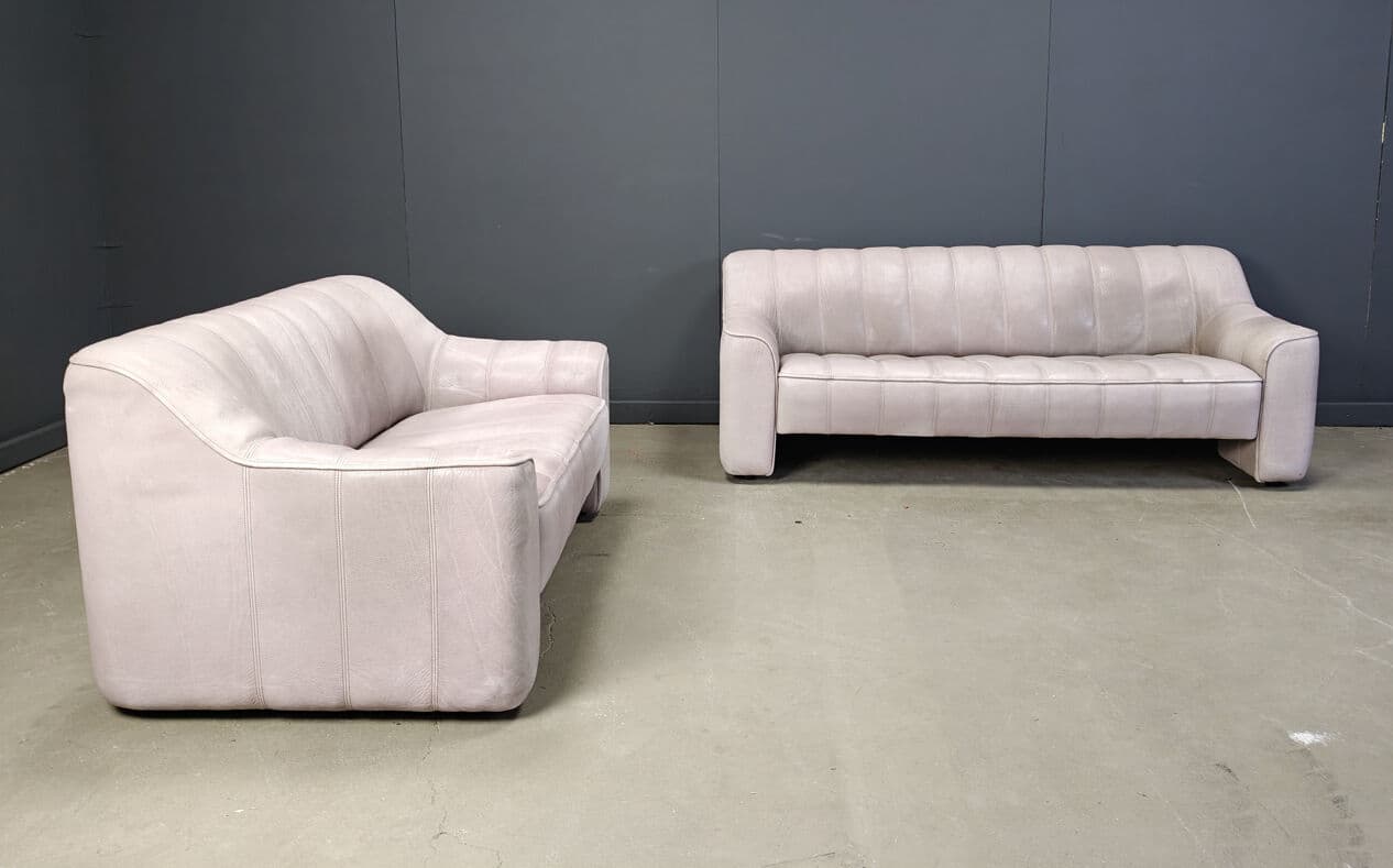 Set of two sofas DS44, light grey genuine leather, de Sede, Switzerland, 1970s. - 330228