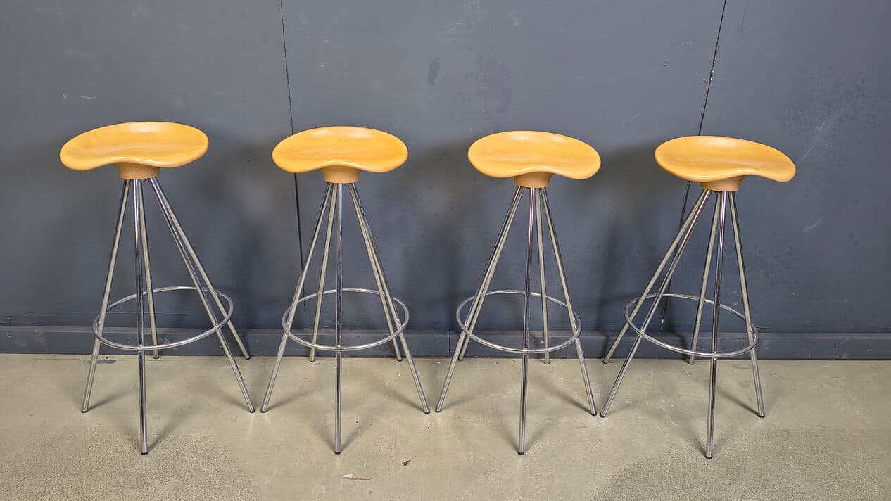 Set of four bar stools Jamaica, brown beech, silver chrome, by Pepe Cortès, Spain, 1990s. - 330153