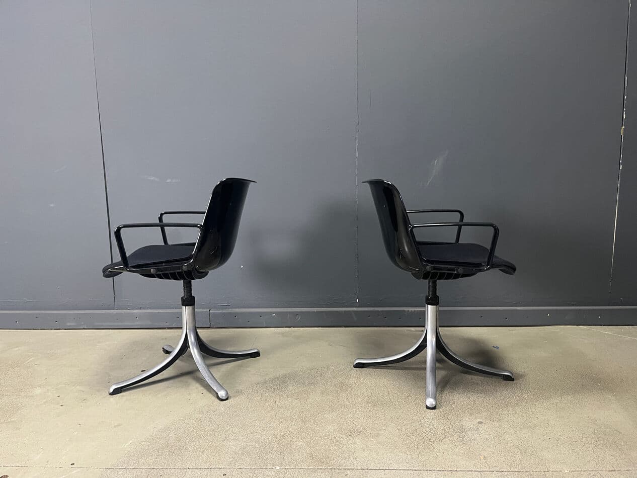 Set of two desk chairs Modus, black plastic, black fabric, silver aluminum, by O. Borsani, Italy, 1970s. - 329983