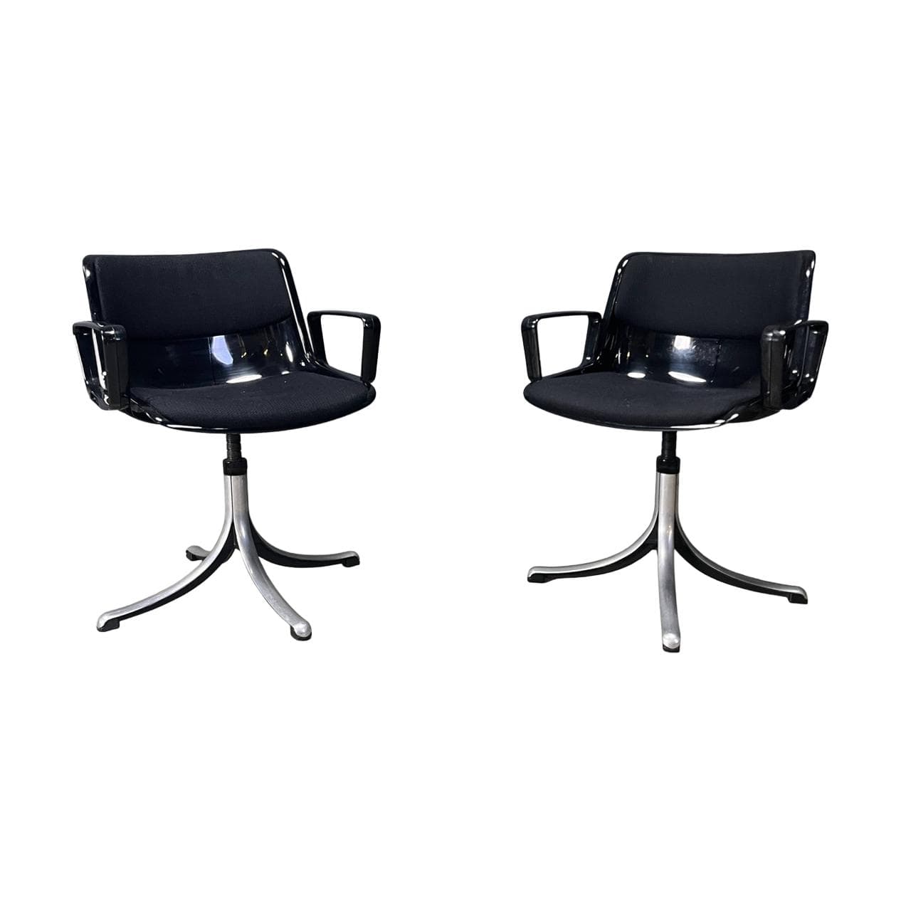 Set of two desk chairs Modus, black plastic, black fabric, silver aluminum, by O. Borsani, Italy, 1970s.