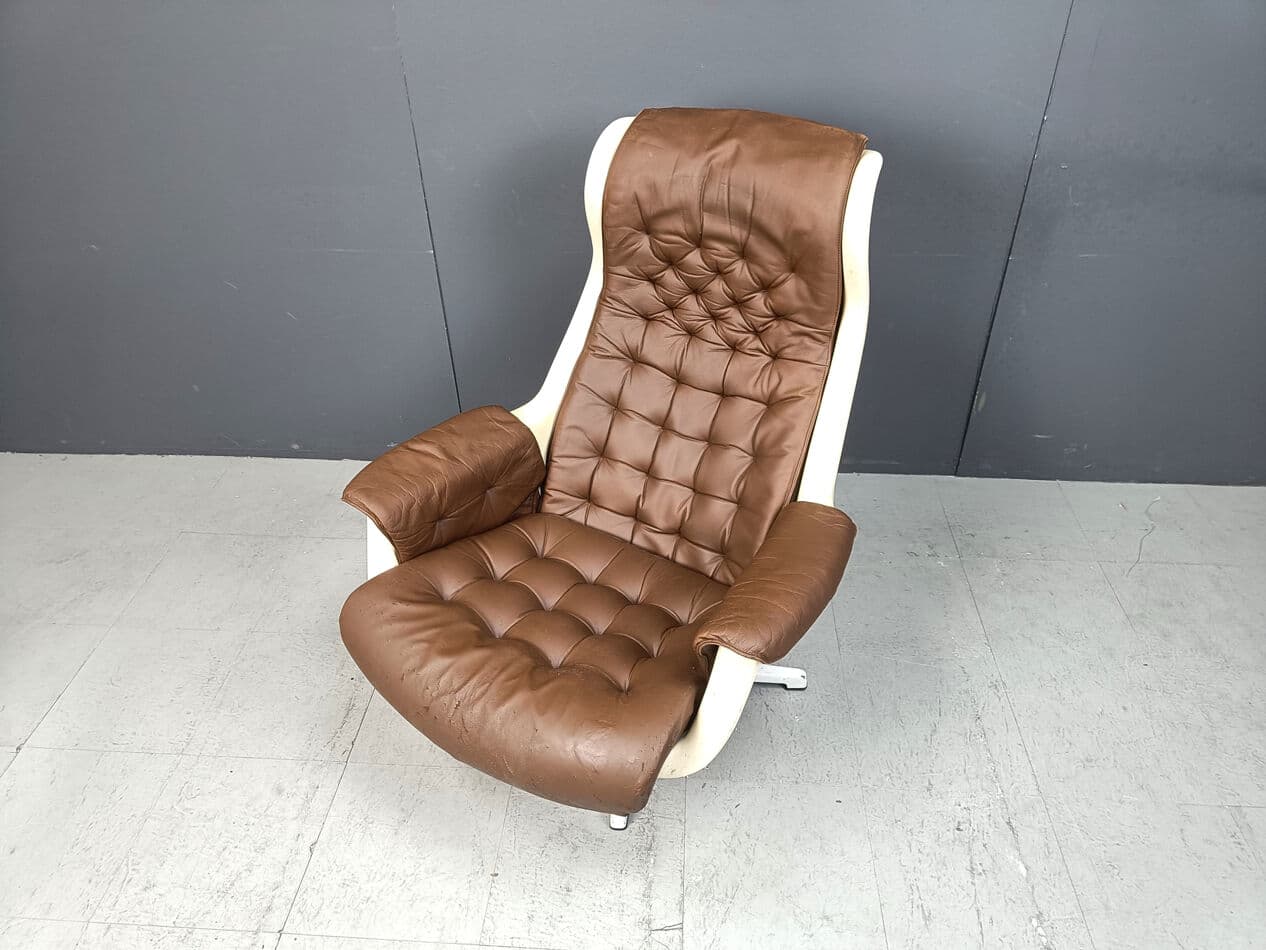 Fotel Space Age, skóra brązowa, plastik kremowy, aluminium biały, proj. A. Svensson, Dux, Szwecja, lata 60. - 329871