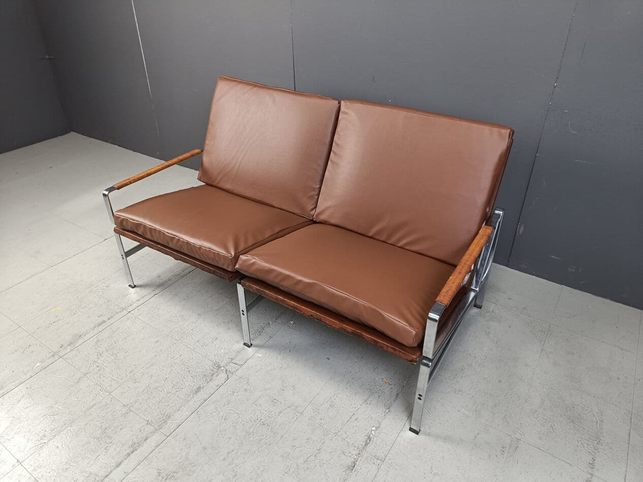 Sofa dwuosobowa FK6720, skóra brązowa, stal chromowana, rattan, proj. P. Fabricius, J. Kastholm, Niemcy, lata 70. - 329856