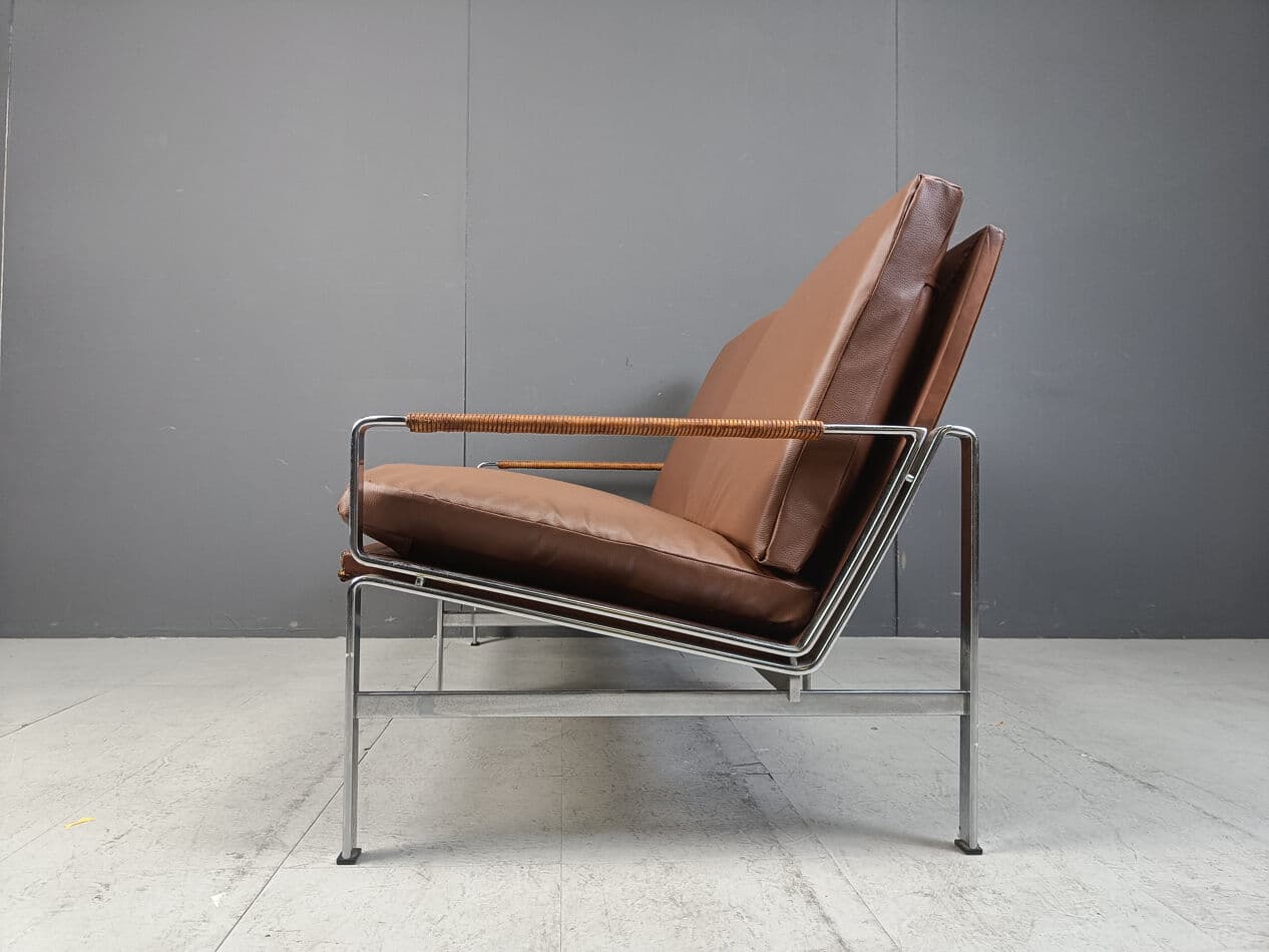 Sofa dwuosobowa FK6720, skóra brązowa, stal chromowana, rattan, proj. P. Fabricius, J. Kastholm, Niemcy, lata 70. - 329853