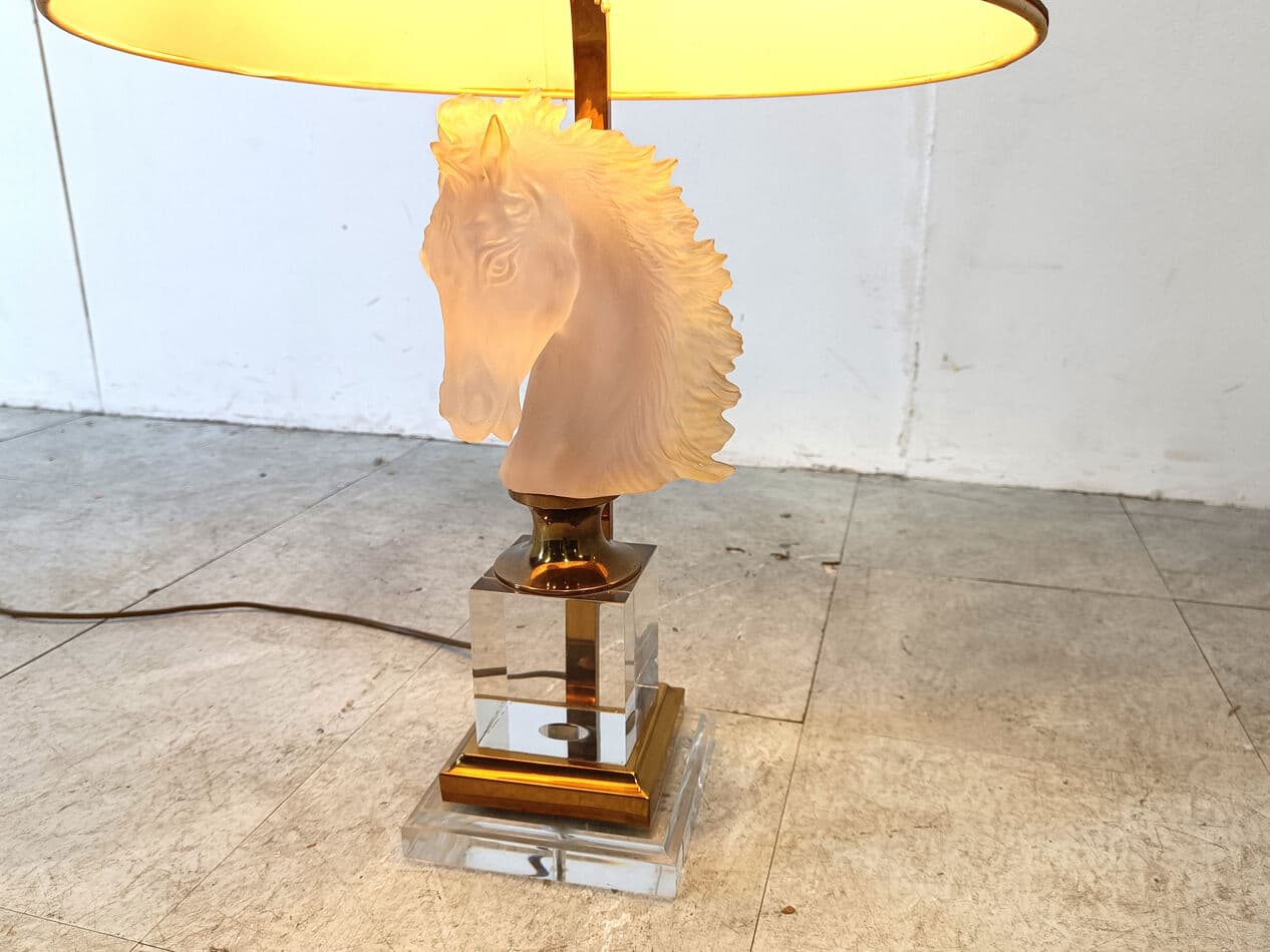 Lampa stołowa, głowa konia, szkło matowe białe, mosiądz złoty, lucyt transparentny, tkanina beżowa, Francja, lata 70. - 329782