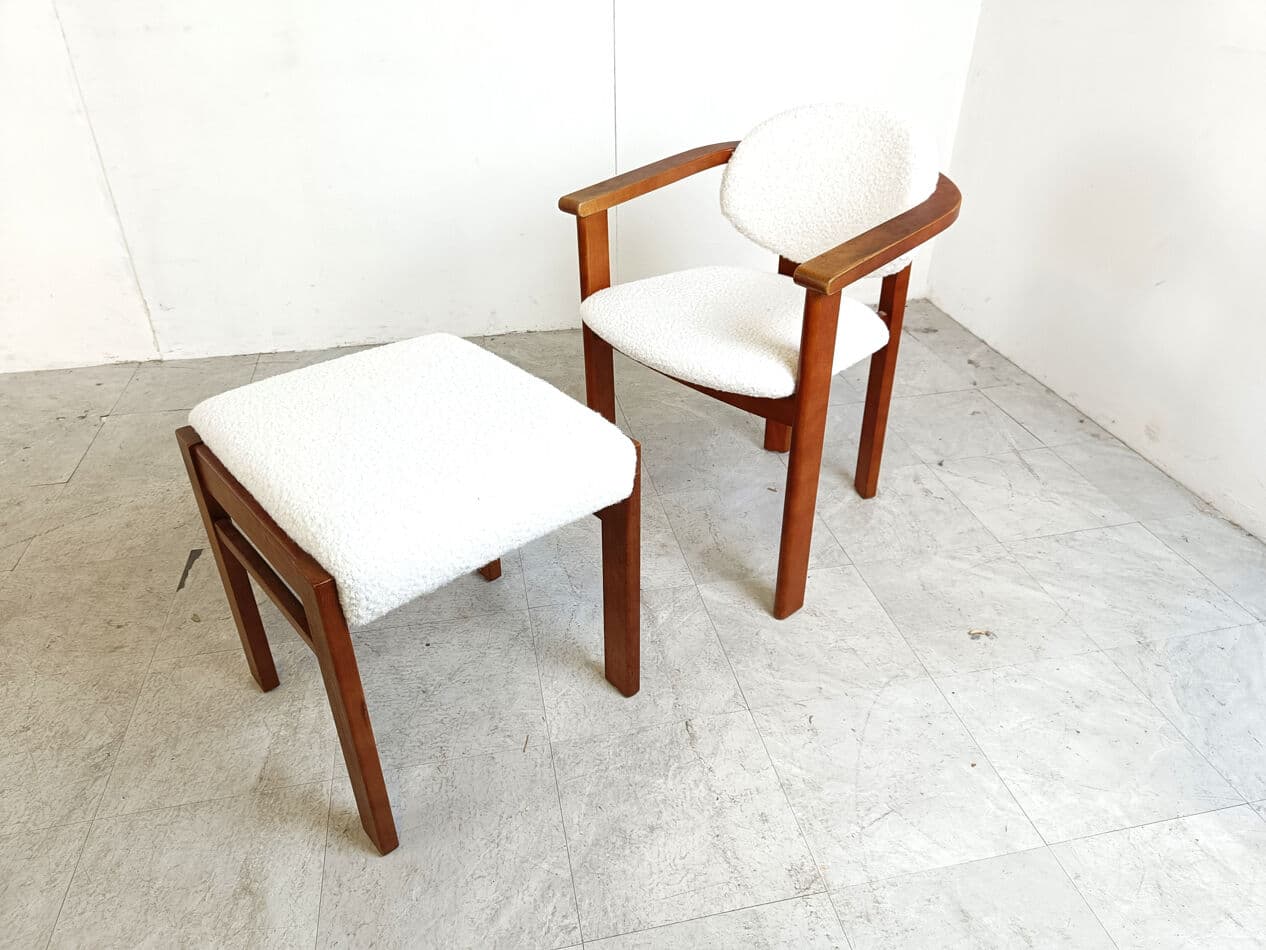 Fotel z podnóżkiem, bouclé kremowy, drewno brązowy, Belgia, lata 60. - 329774