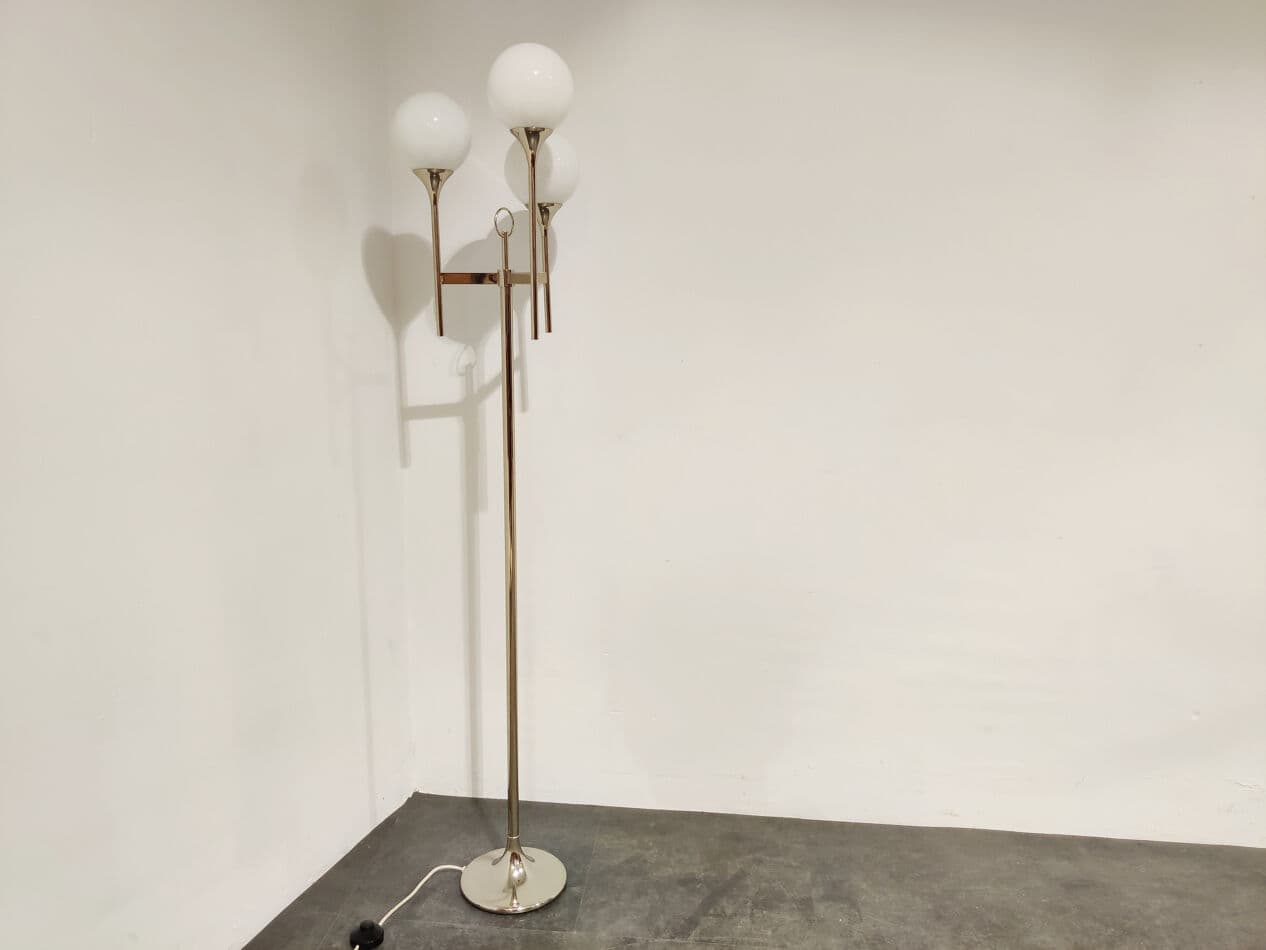 Floor lamp, silver chrome, white glass, by G. Sciolari, Italy, 1970s. - 329756