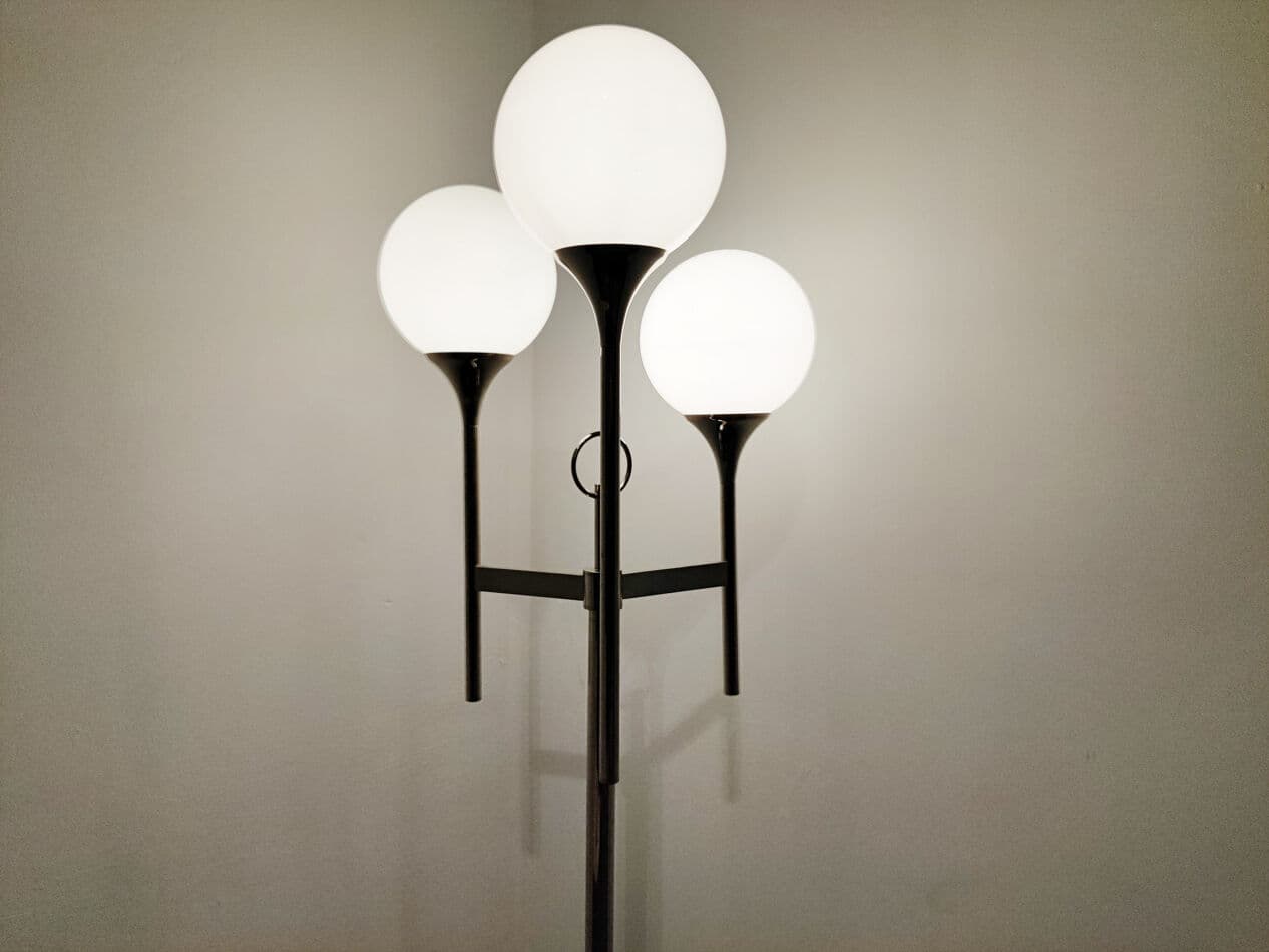 Floor lamp, silver chrome, white glass, by G. Sciolari, Italy, 1970s. - 329763