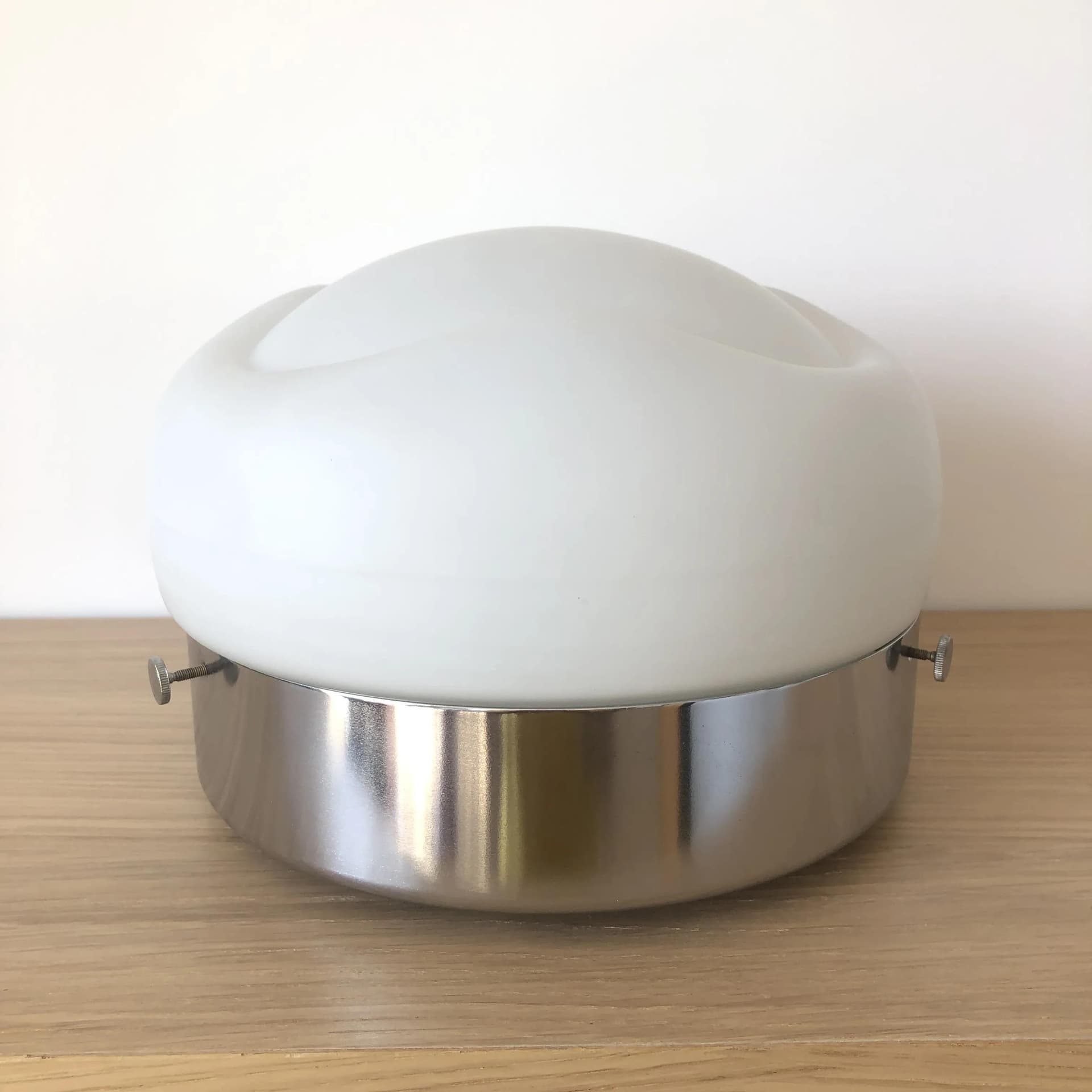 Plafon Space Age, szkło opalowe białe, stal chromowana, Niemcy, lata 70. - 24935