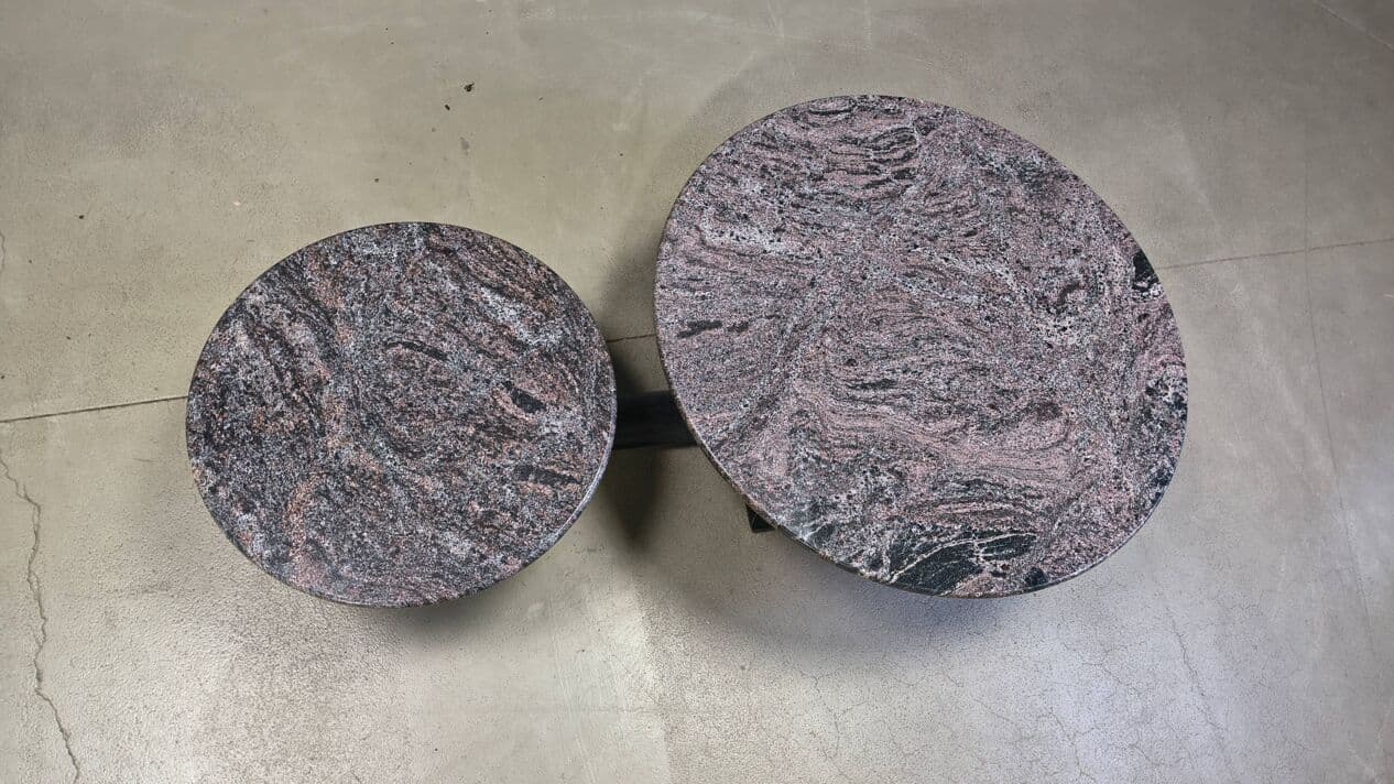 Stolik kawowy, marmur multikolor, metal czarny, Roche Bobois, Francja, lata 80. - 329657