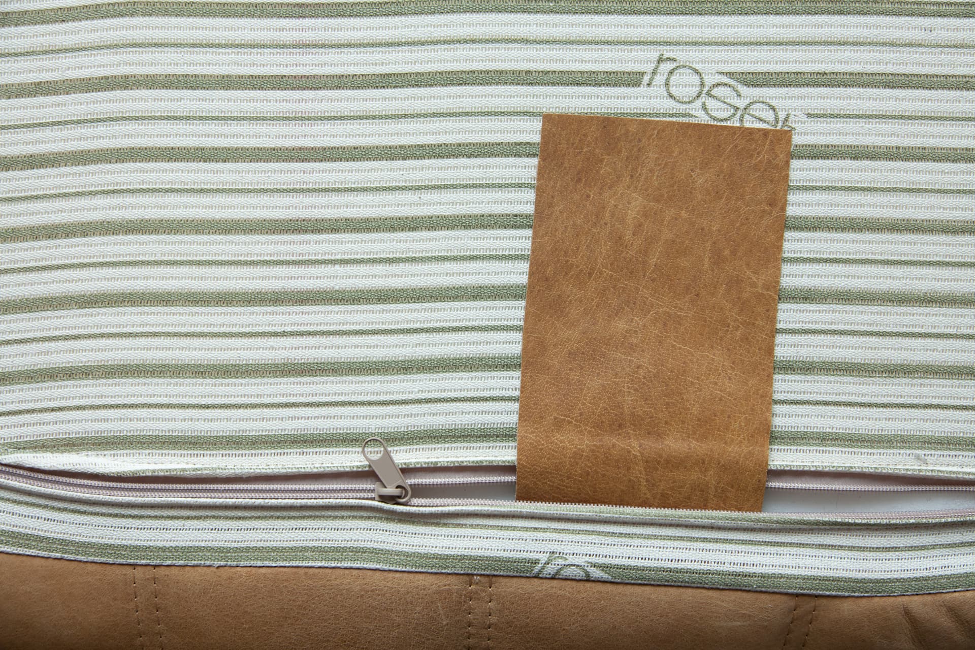 Podnóżek Togo, skóra brązowa camel (ekspozycja) - 328732