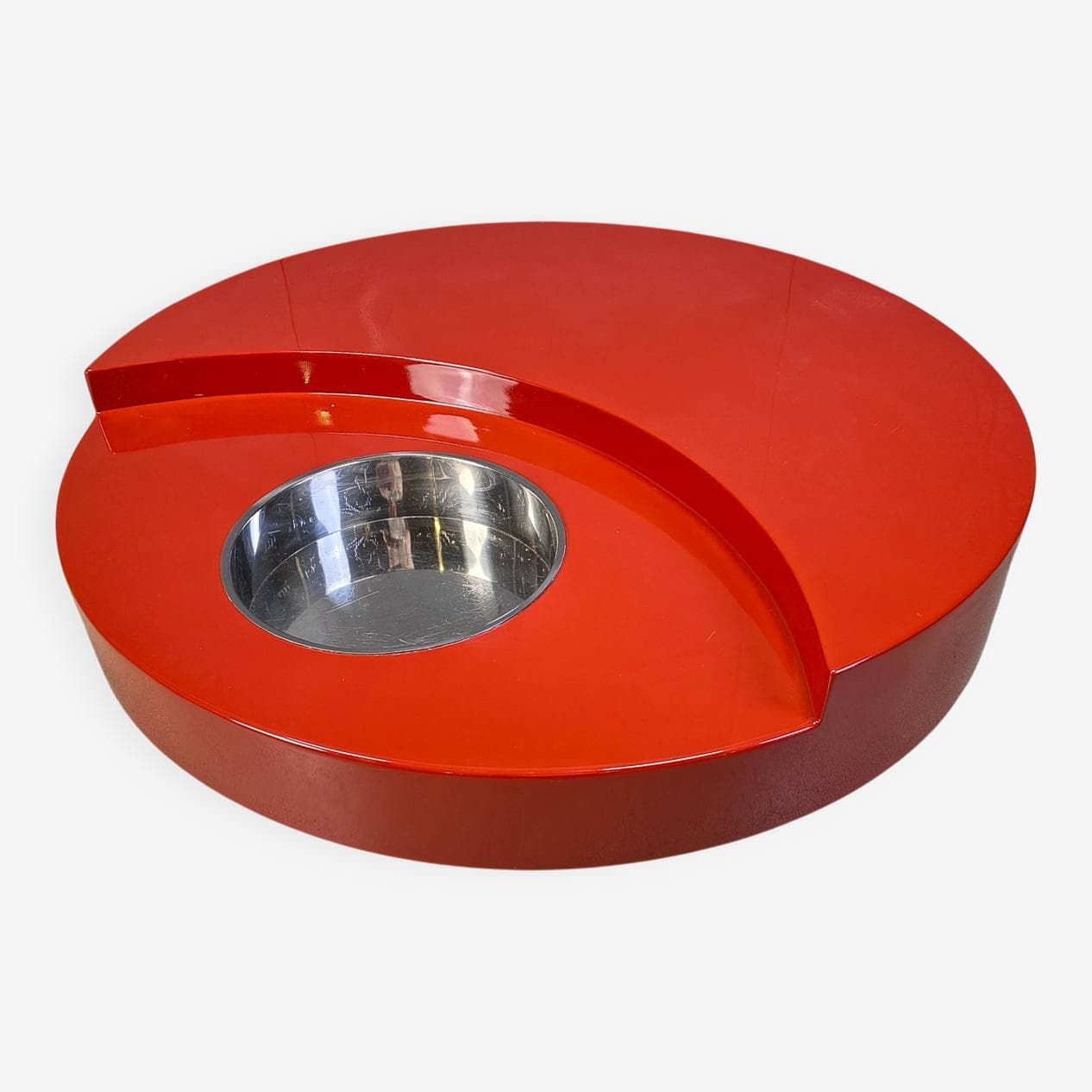 Revolving coffee table, red lacquered plastic, silver aluminium, by W. Rizzo, Italy, 1970s. - 329280
