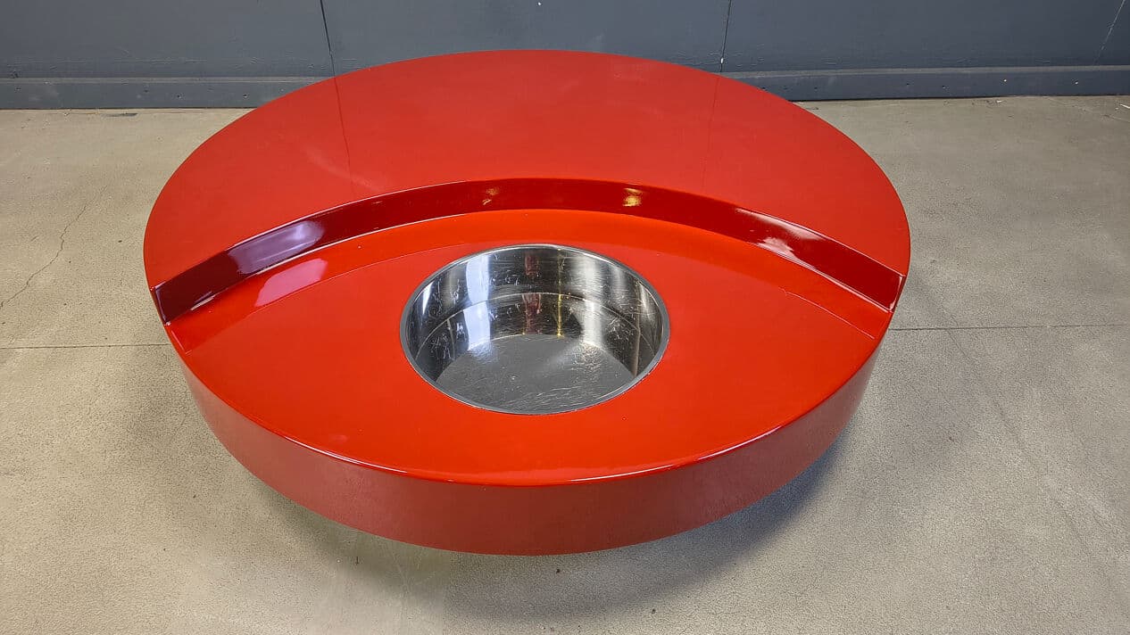 Revolving coffee table, red lacquered plastic, silver aluminium, by W. Rizzo, Italy, 1970s. - 329288