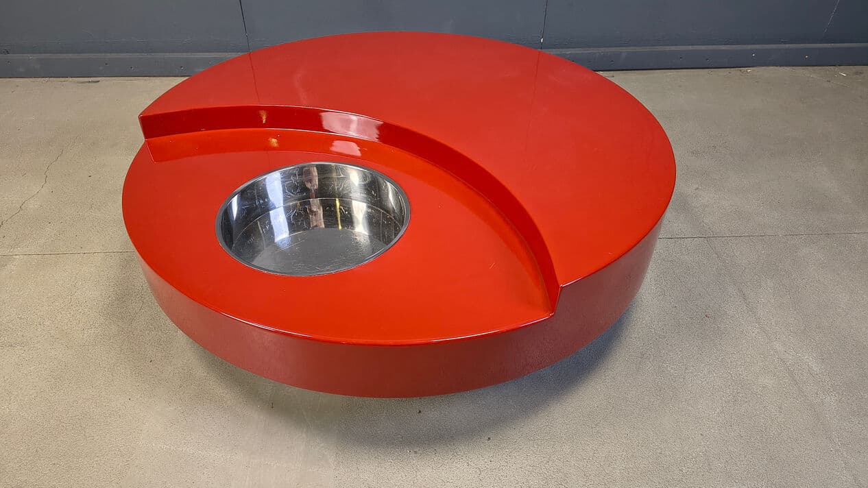 Revolving coffee table, red lacquered plastic, silver aluminium, by W. Rizzo, Italy, 1970s. - 329284