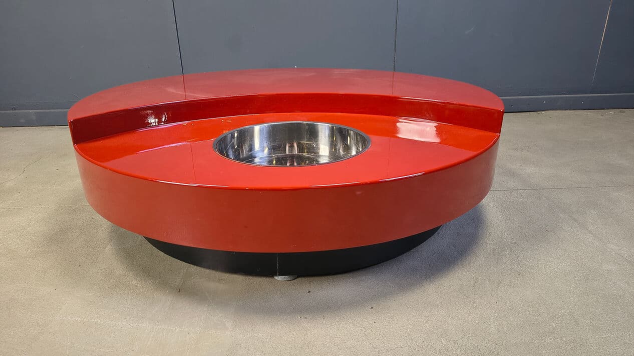 Revolving coffee table, red lacquered plastic, silver aluminium, by W. Rizzo, Italy, 1970s. - 329286