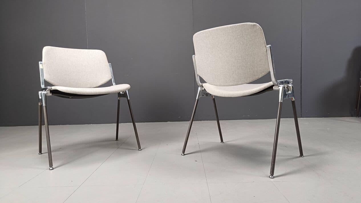 Set of six chairs Dsc 106, greige fabric, chrome black metal, by G. Piretti, Castelli, Italy, 1970s. - 328996