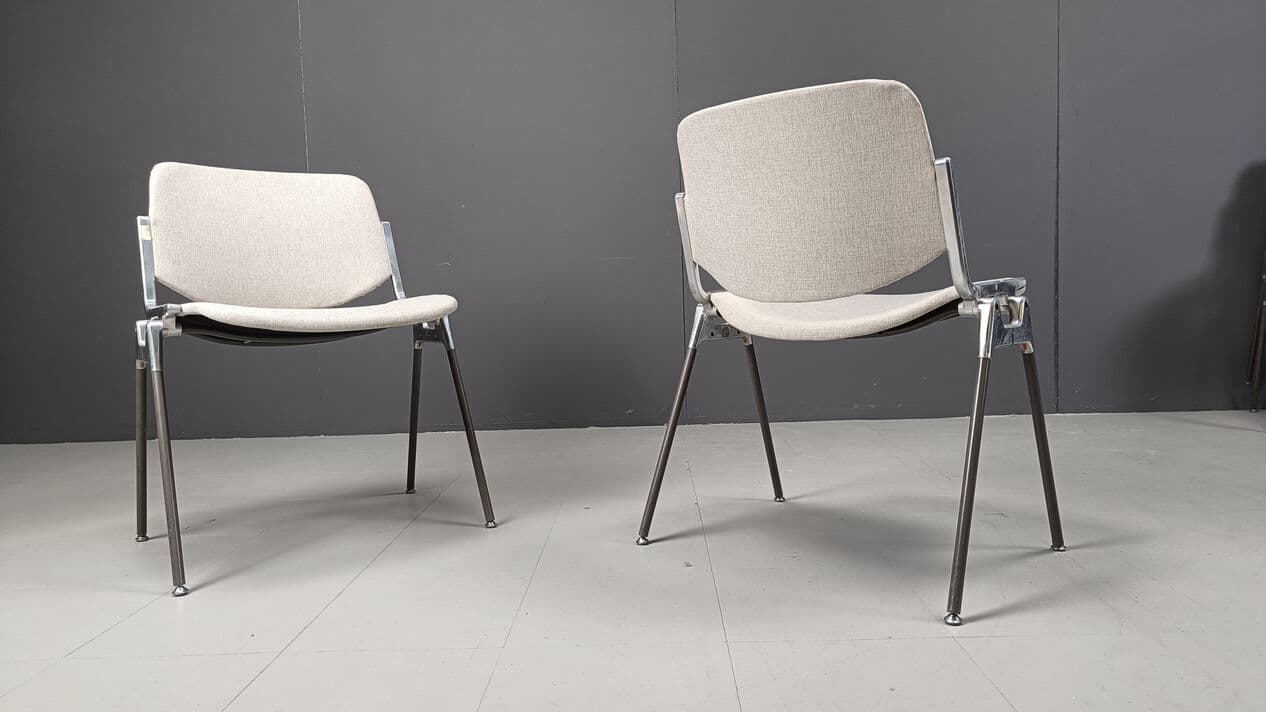 Set of six chairs Dsc 106, greige fabric, chrome black metal, by G. Piretti, Castelli, Italy, 1970s. - 328997