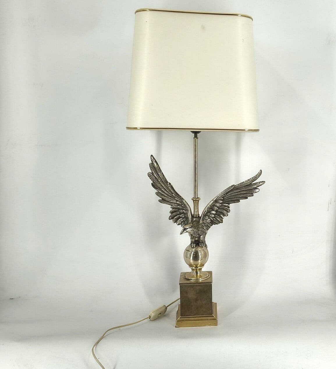 Para lamp stołowych orzeł, metal srebrny złoty, tkanina beżowa, Kanada, lata 70. - 328988