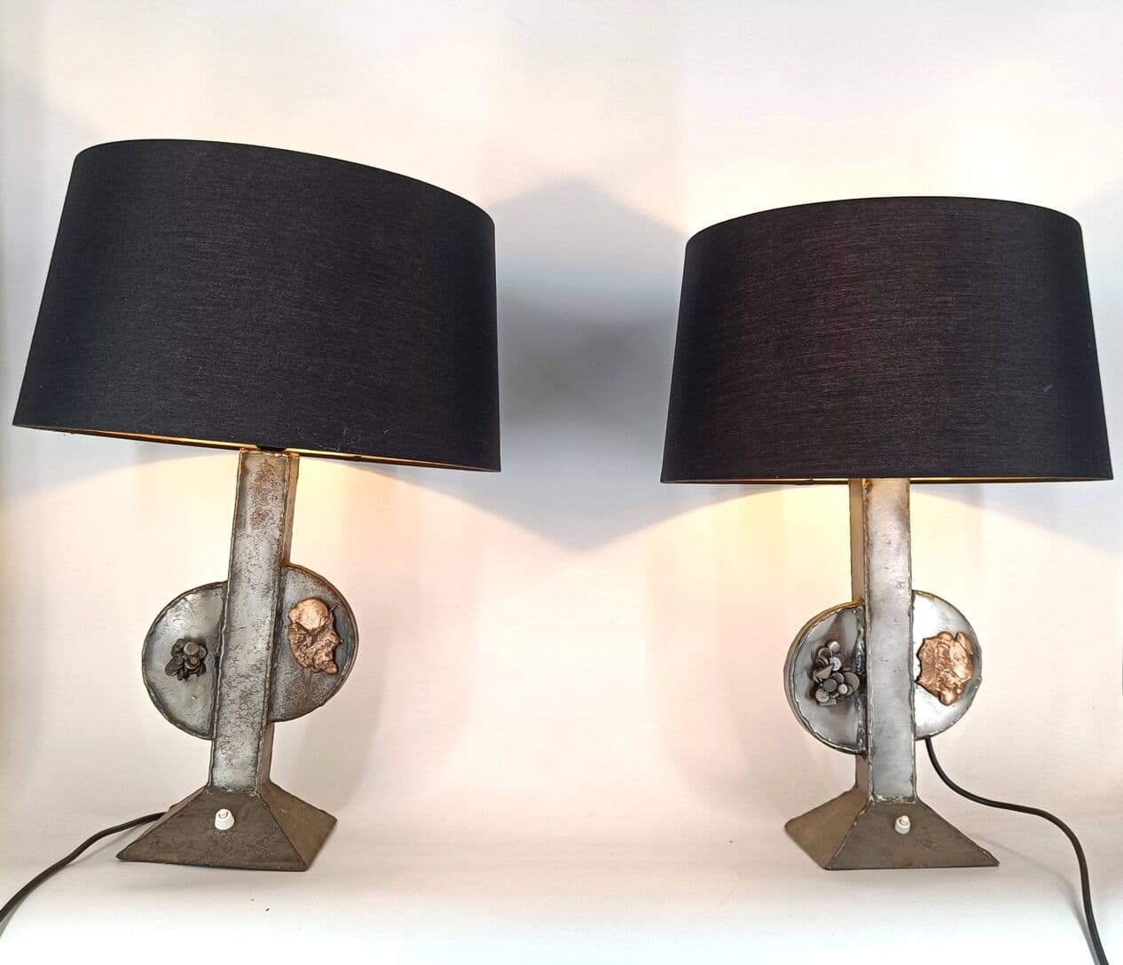 Para lamp stołowych brutalistycznych, aluminium srebrny, tkanina czarna, Belgia, lata 70. - 328922