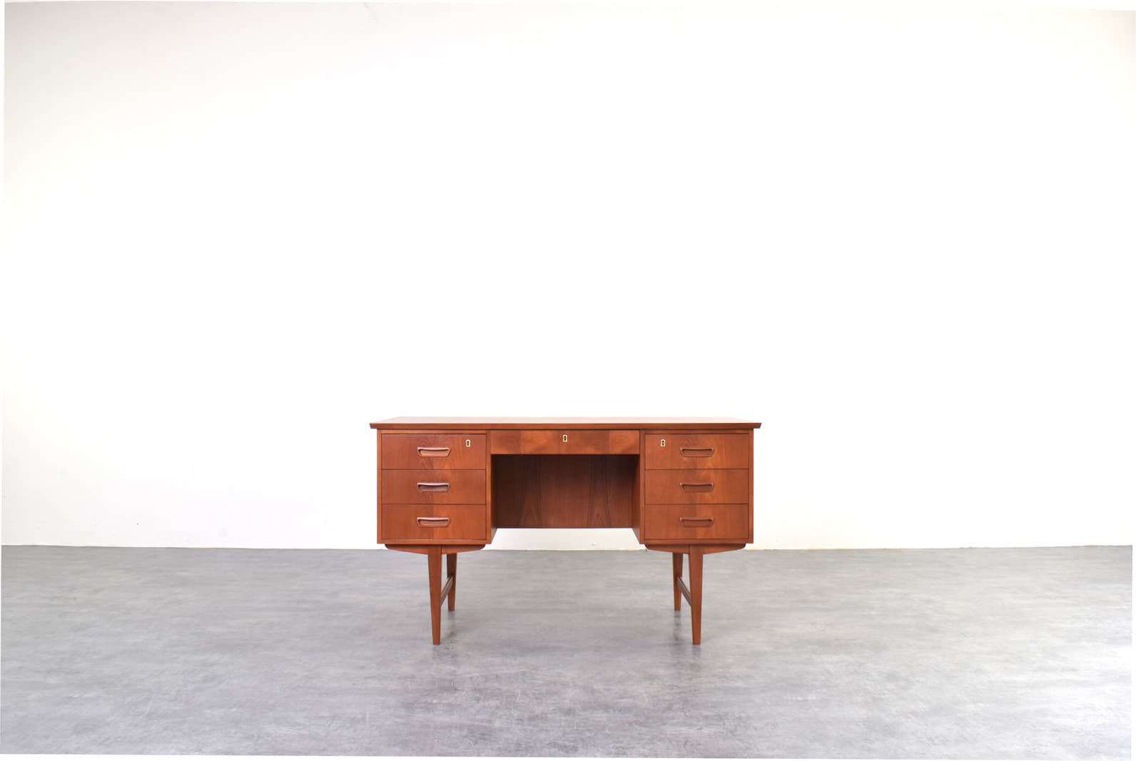 Desk, brown teak, Denmark, 1960s - 331663