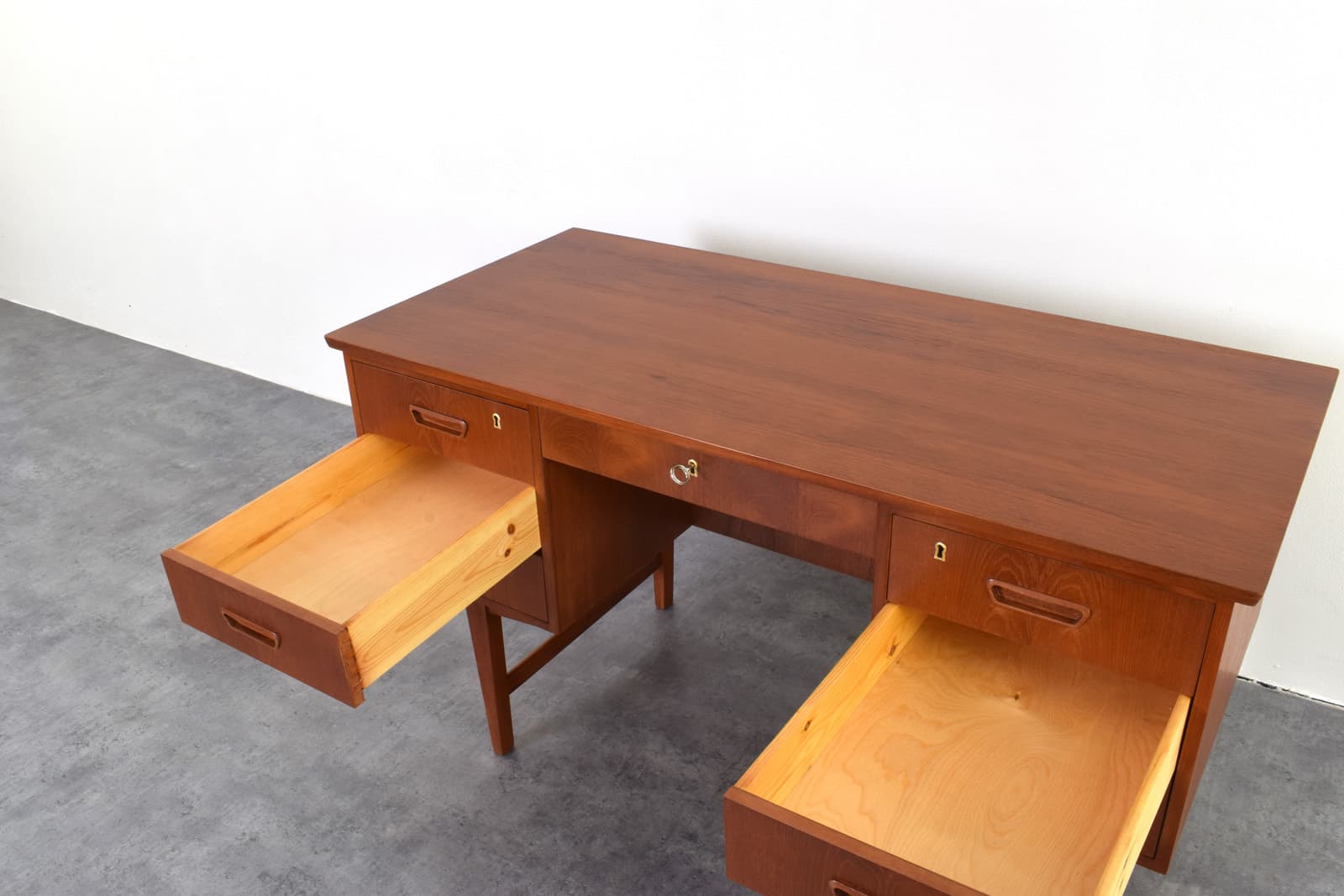 Desk, brown teak, Denmark, 1960s - 331675