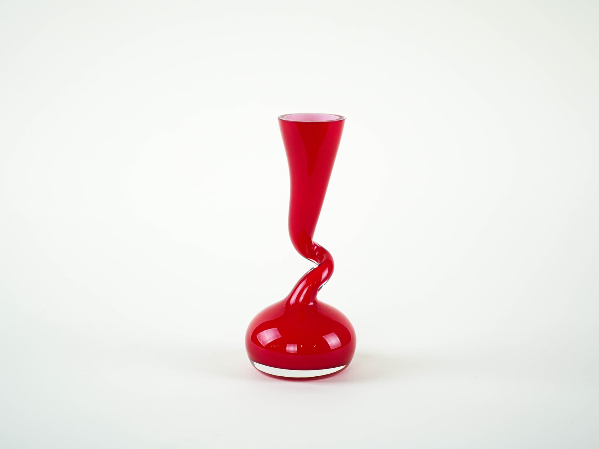 Wazon Swing Vase, czerwony, szkło, proj. B. Bonnesen, Normann Copenhagen, Dania - 332123