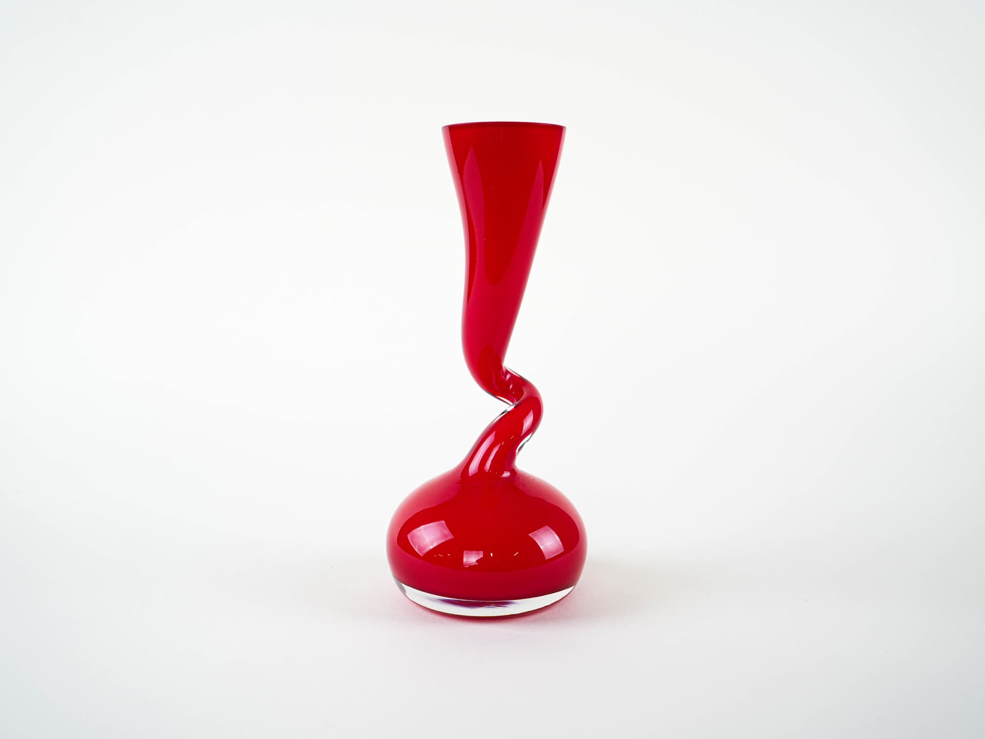 Wazon Swing Vase, czerwony, szkło, proj. B. Bonnesen, Normann Copenhagen, Dania - 332121