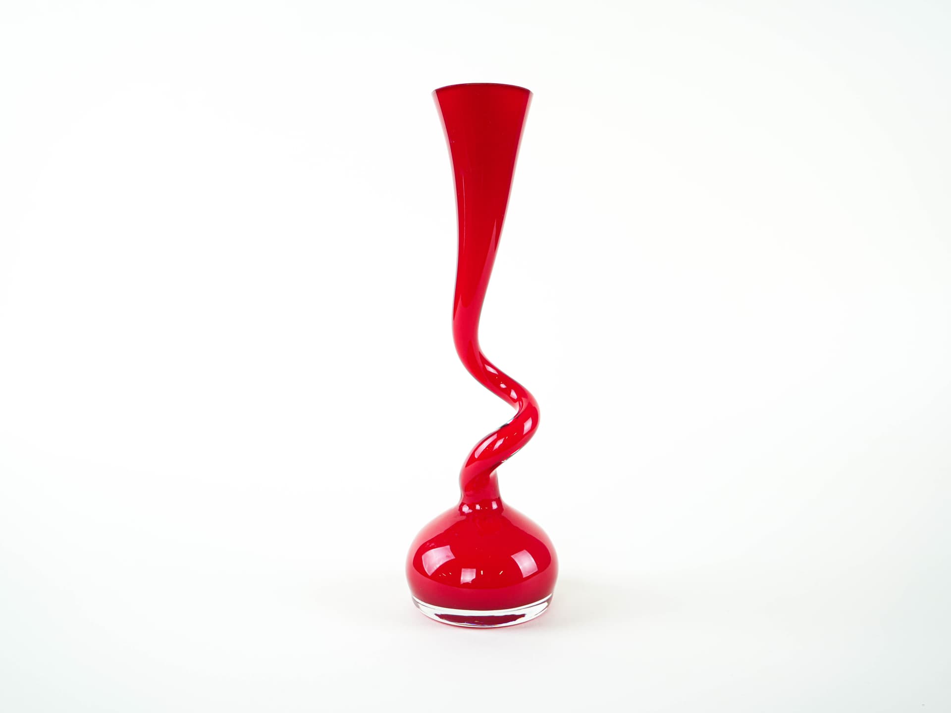 Wazon Swing Vase, szkło czerwony transparentny, proj. B. Bonnesen, Normann Copenhagen, Dania, lata 70. - 332136