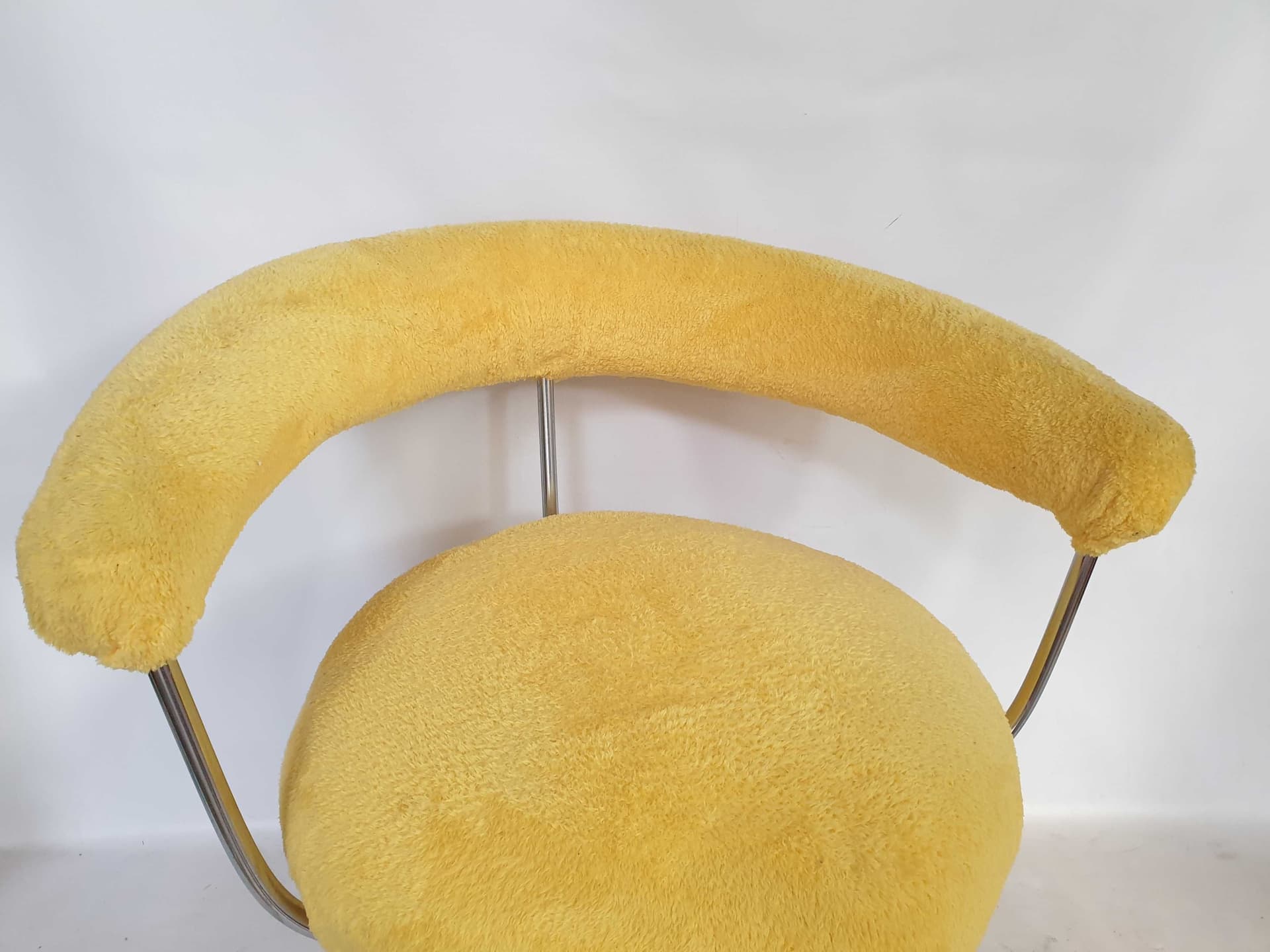 Stool Space Age, yellow fabric, chrome, 1970s. - 332389
