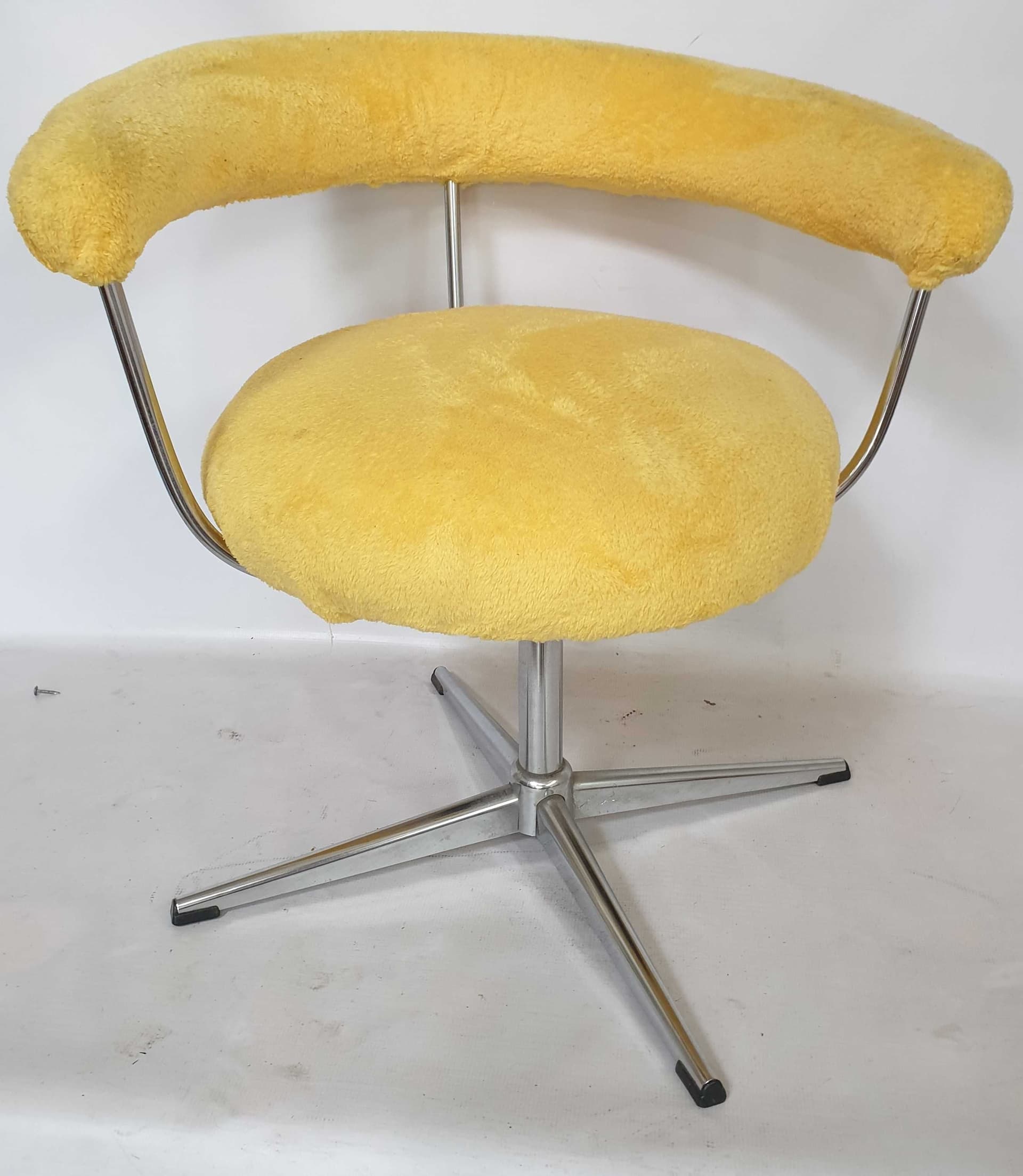 Stool Space Age, yellow fabric, chrome, 1970s. - 332390