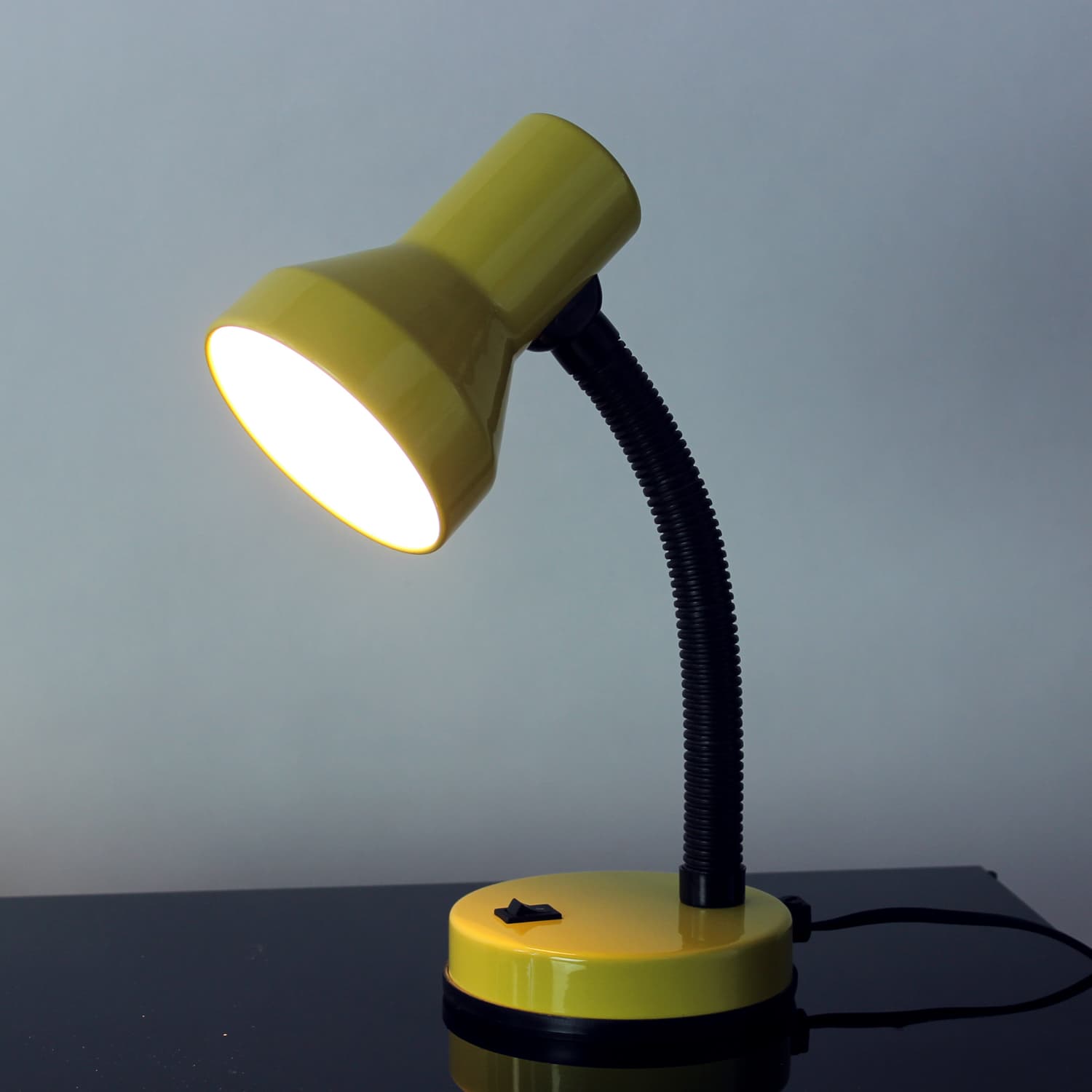 Lampka biurkowa Baby 2, żółty metal, czarny plastik, Rendi, Czechosłowacja, lata 80. - 332569