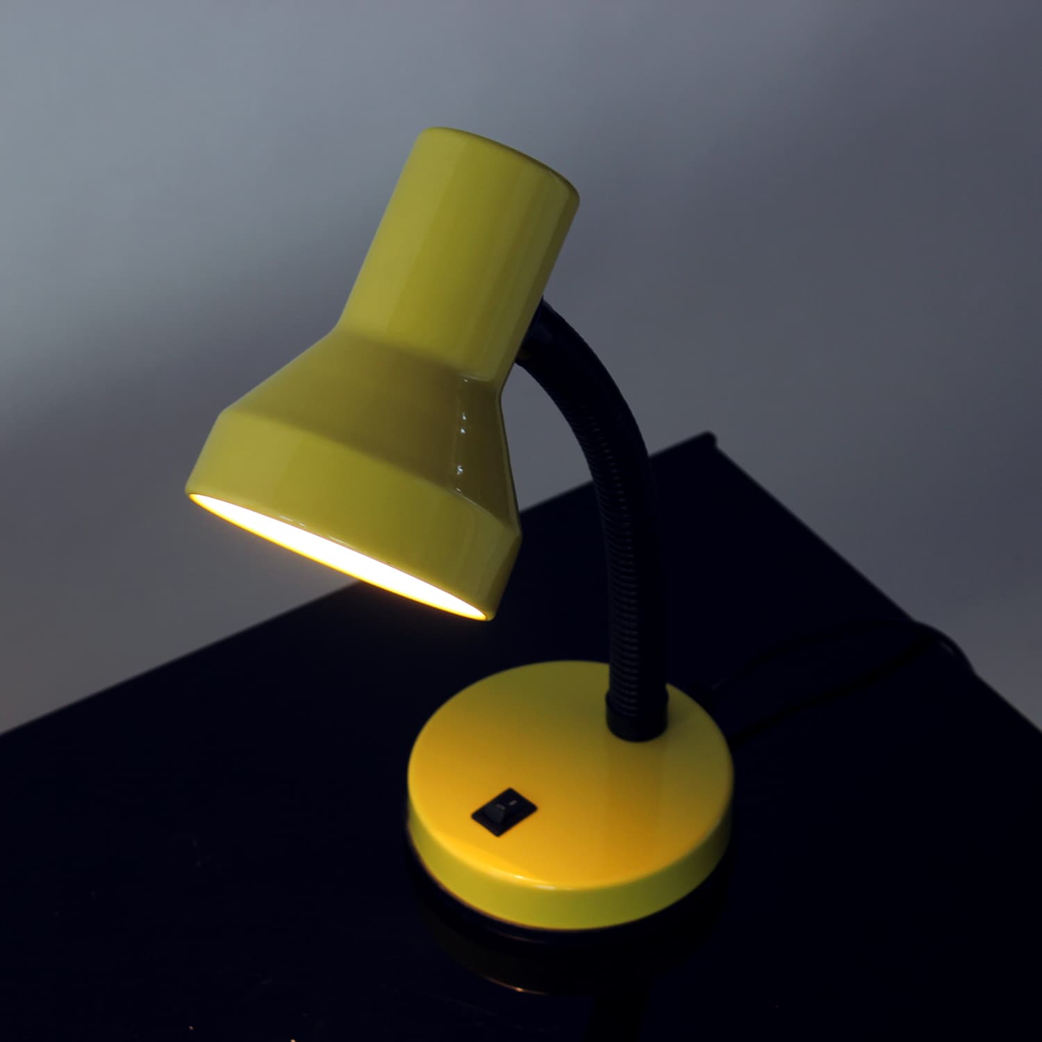 Lampka biurkowa Baby 2, żółty metal, czarny plastik, Rendi, Czechosłowacja, lata 80. - 332563