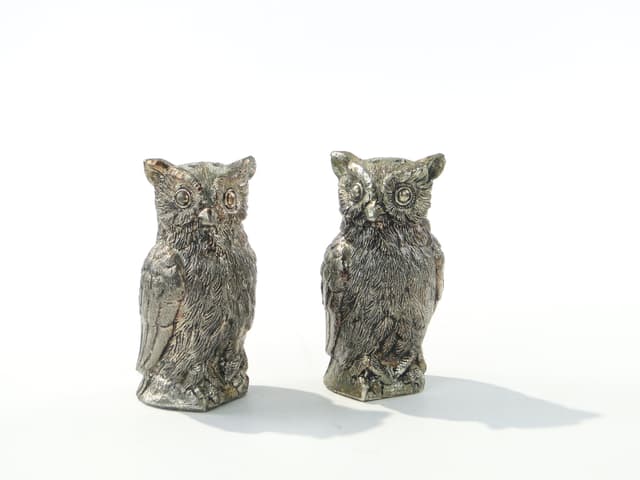 Pair of owl salt and pepper shakers, silver, Sweden, 1960s - DIMENSION