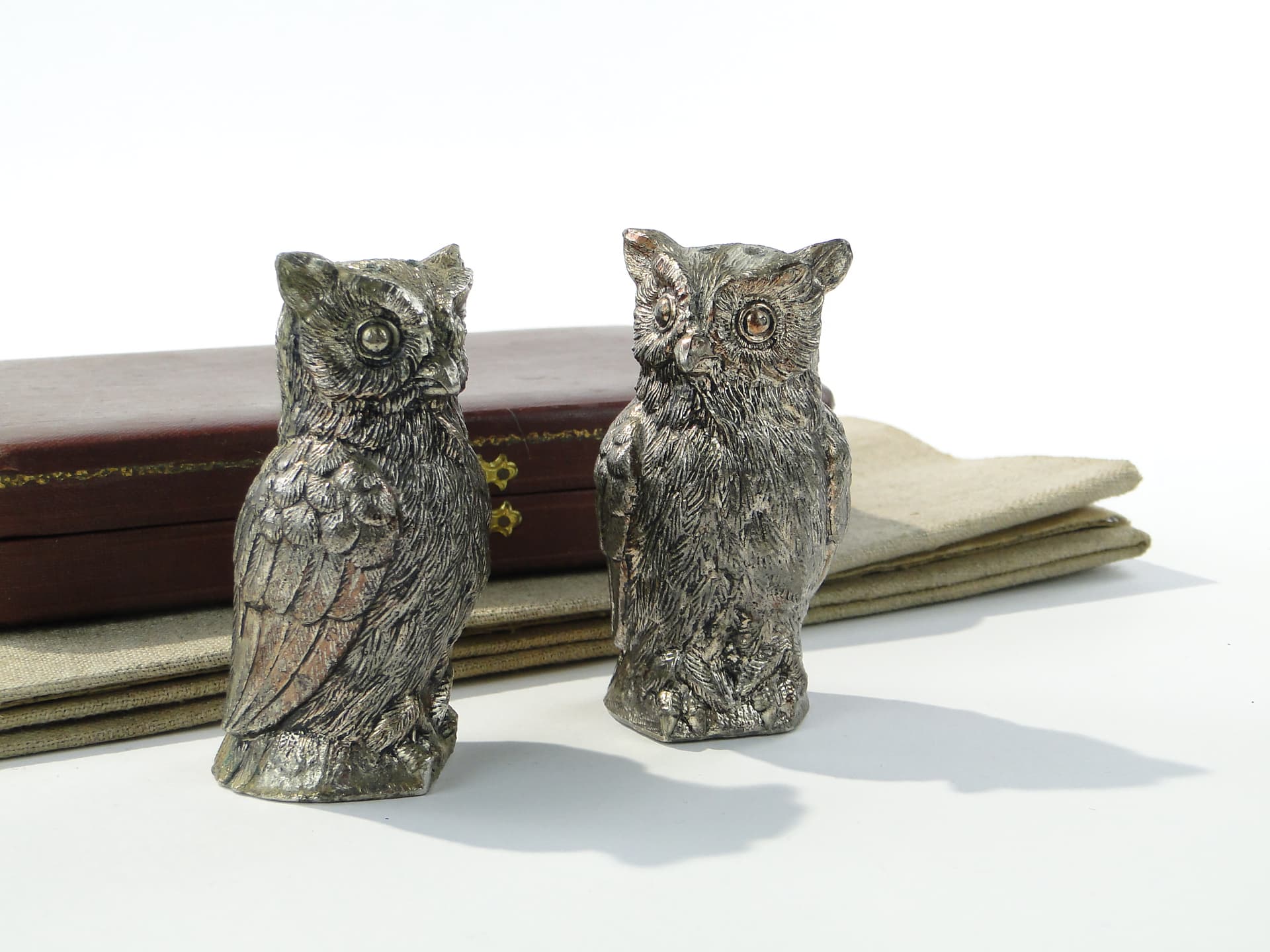 Pair of owl salt and pepper shakers, silver, Sweden, 1960s - 332654